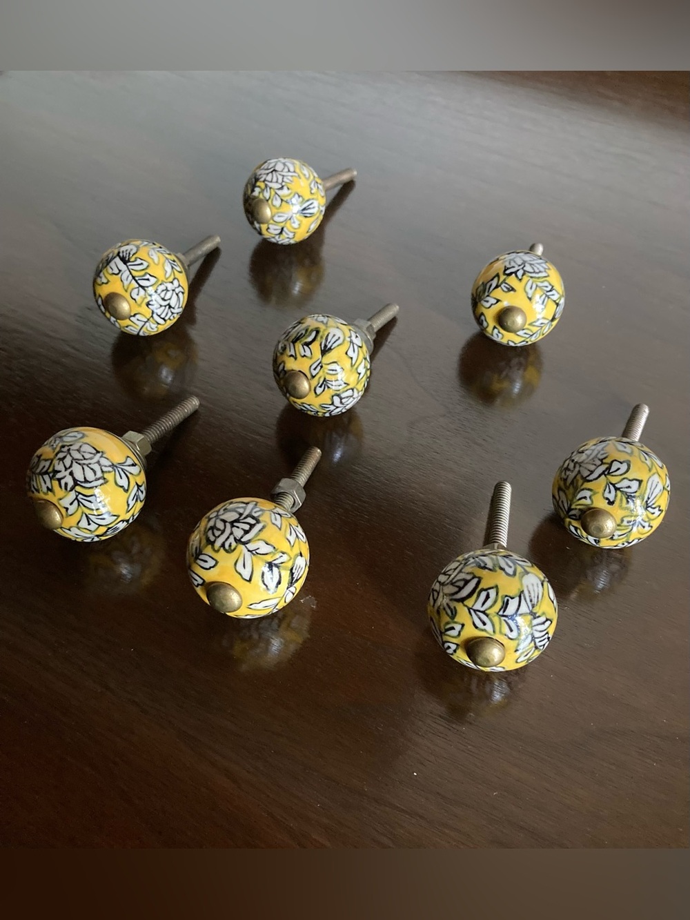 Decorative Ceramic Knobs in Yellow, White & Black Floral Pattern Set of 8 (NWOT)